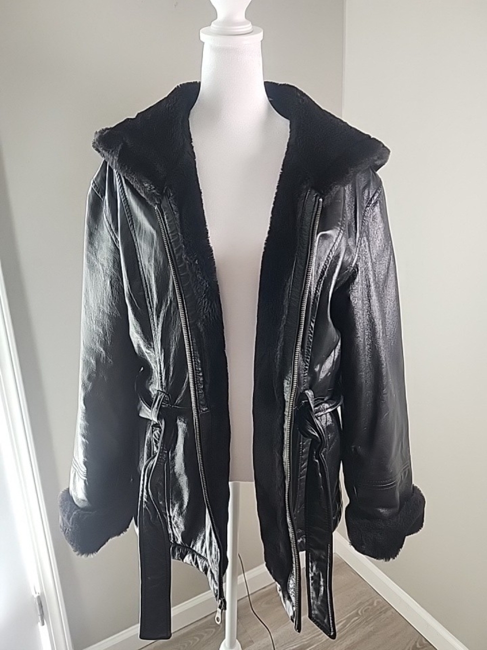 Wilson Leather Belted Black Coat Lined In Faux Fur Hooded Y2K Goth Size M